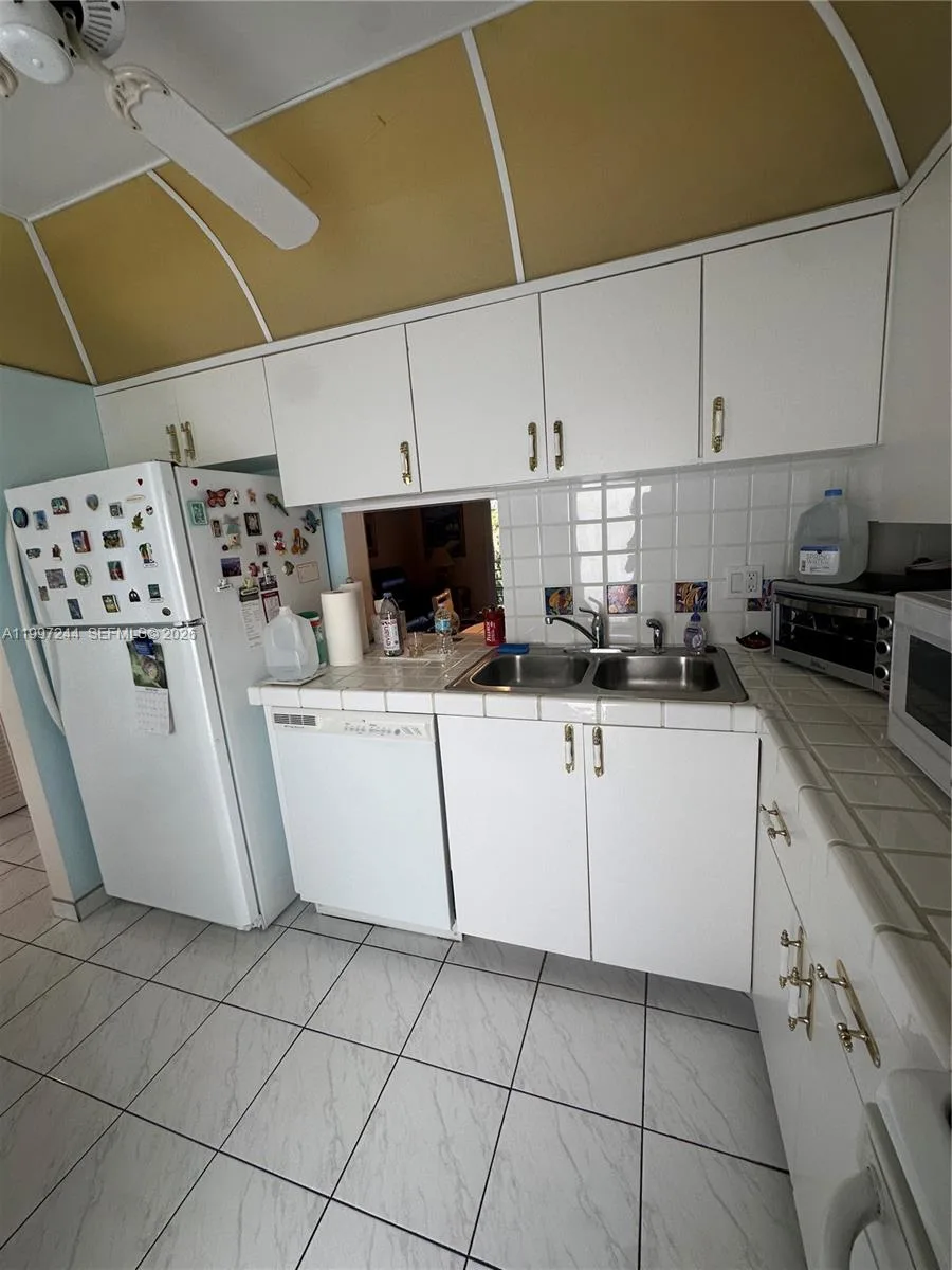 1445 Atlantic Shores Blvd # 307, Hallandale Beach, FL 33009 photo 4