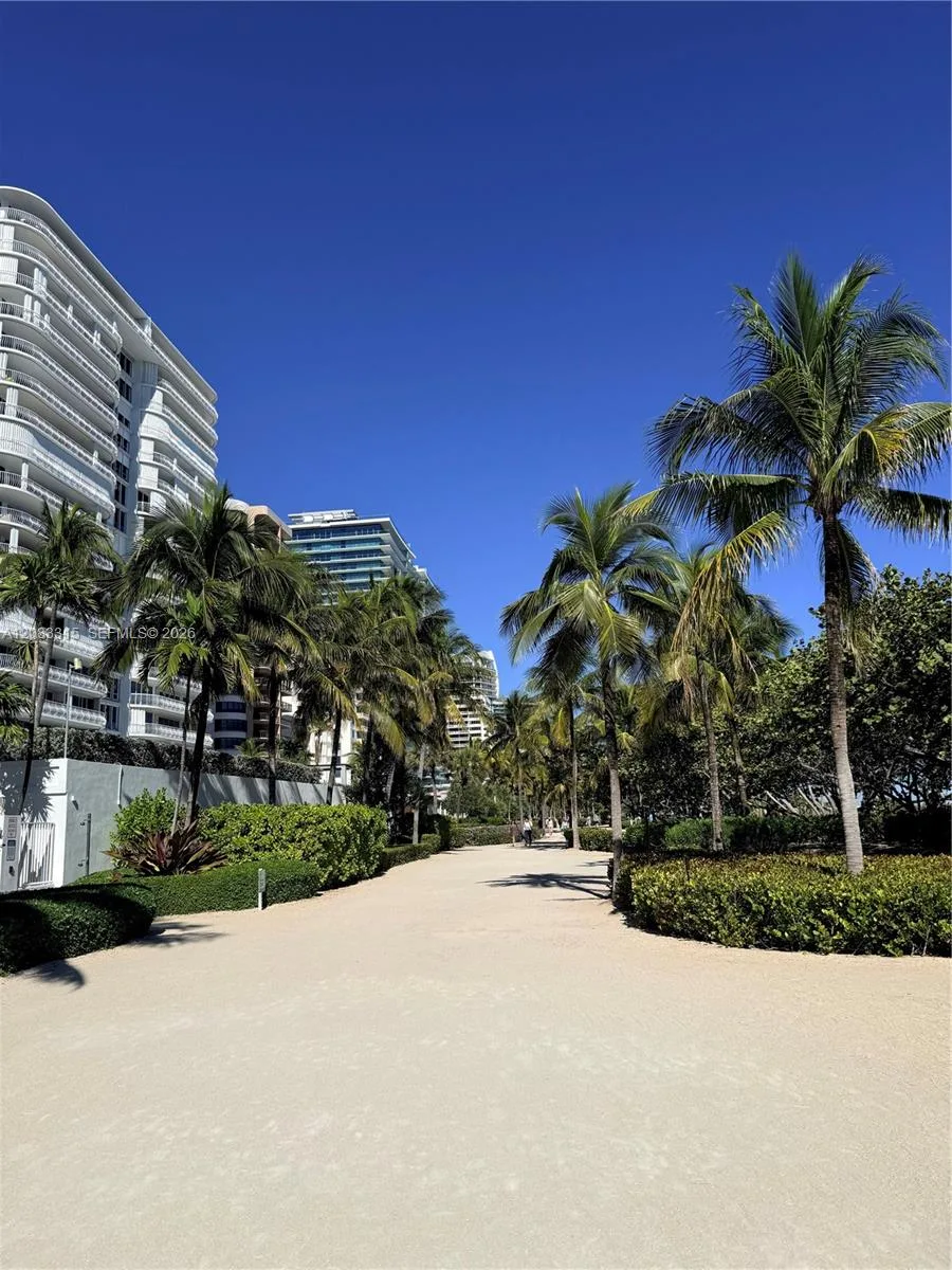 10185 E Collins Ave # 822, Bal Harbour, FL 33154