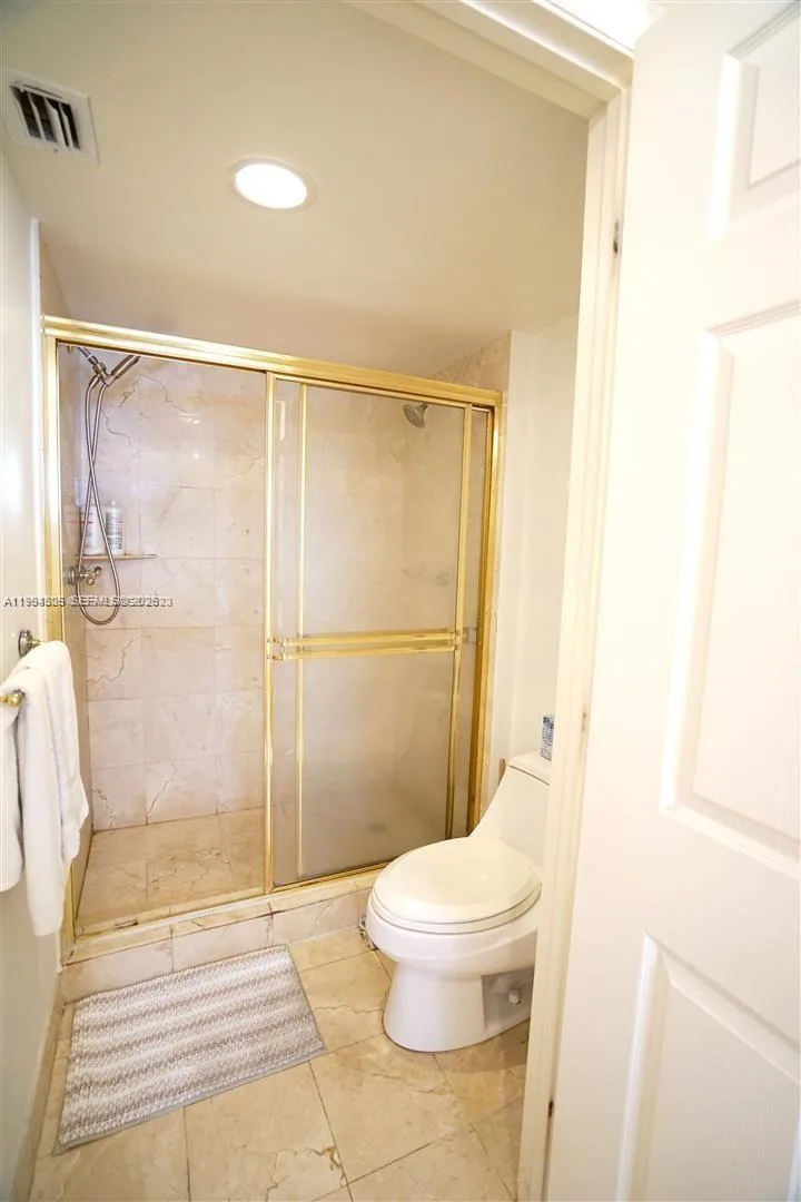 16711 Collins Ave # 601, Sunny Isles Beach, FL 33160 photo 10