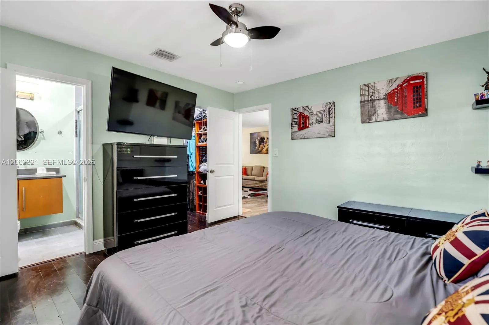 2115 NE 15th Ave, Wilton Manors, FL 33305 photo 10