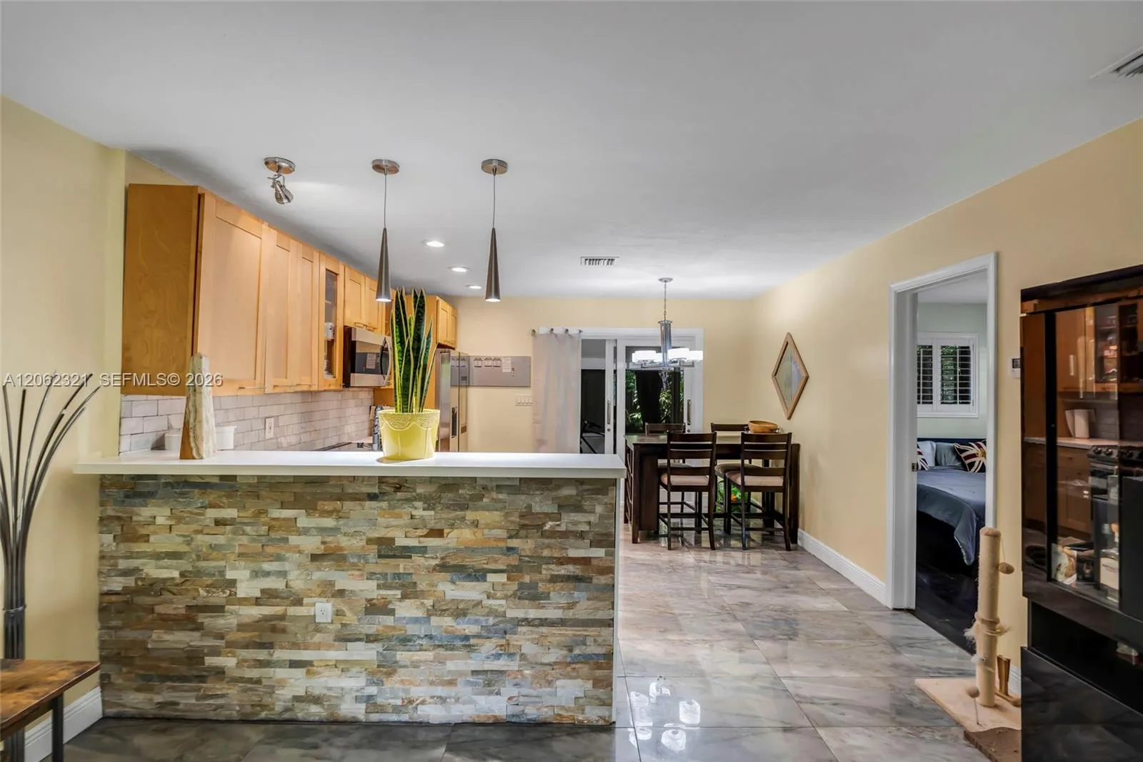 2115 NE 15th Ave, Wilton Manors, FL 33305 photo 6