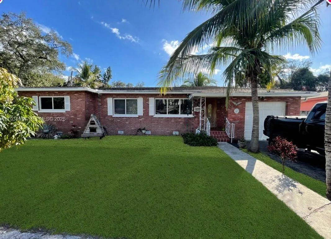 630 NE 165th St, Miami, FL 33162