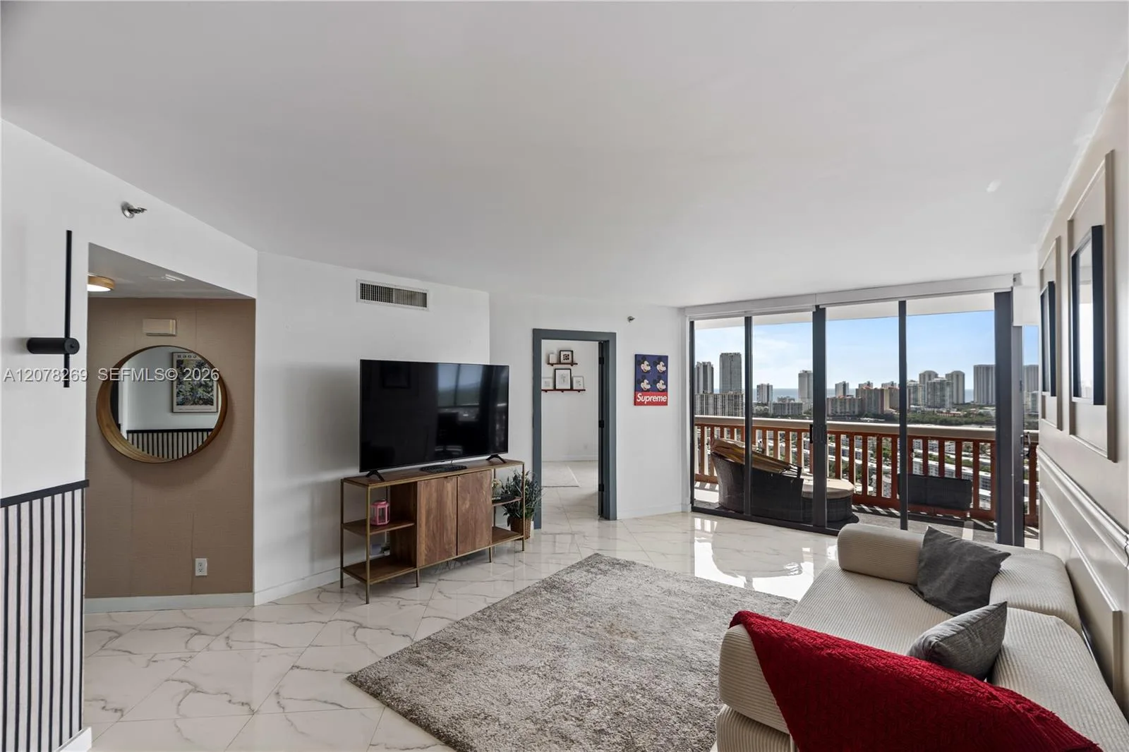 1000 W Island Blvd # 2803, Aventura, FL 33160