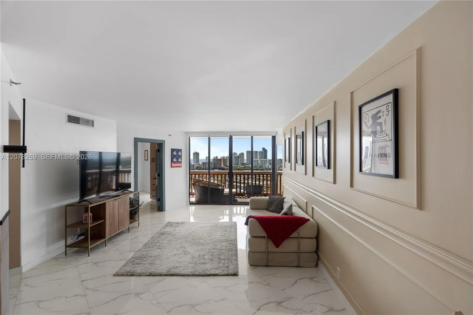 1000 W Island Blvd # 2803, Aventura, FL 33160 photo 4