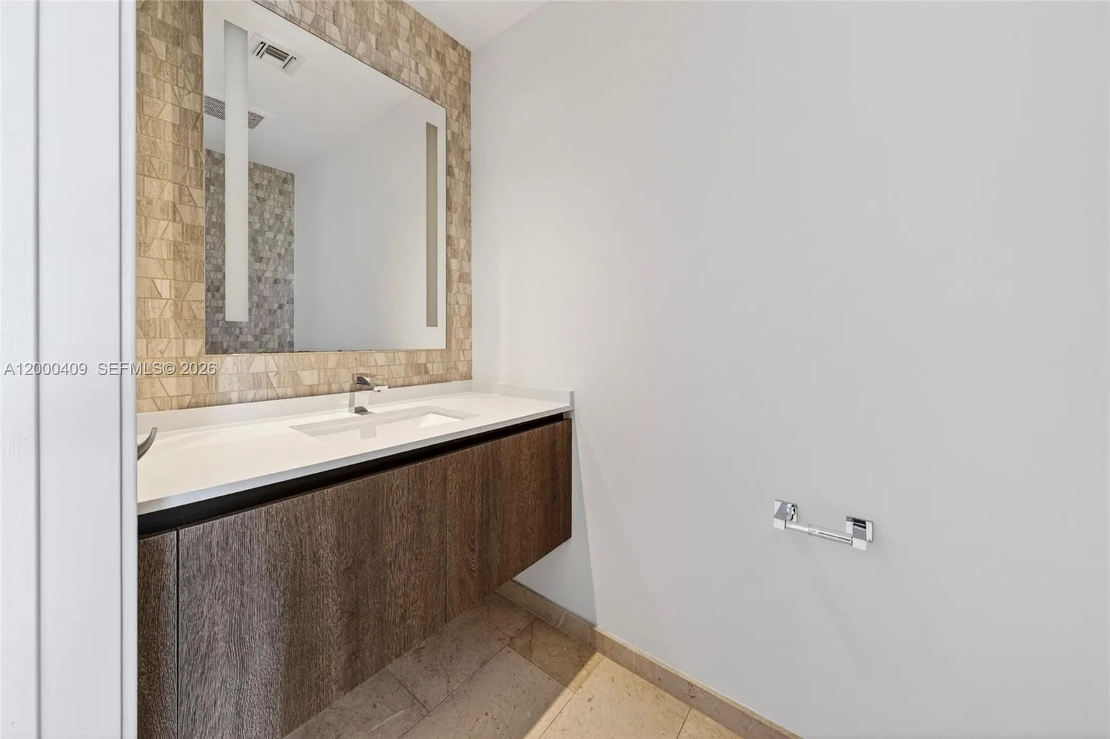 68 SE 6th St # 3906, Miami, FL 33131 photo 10