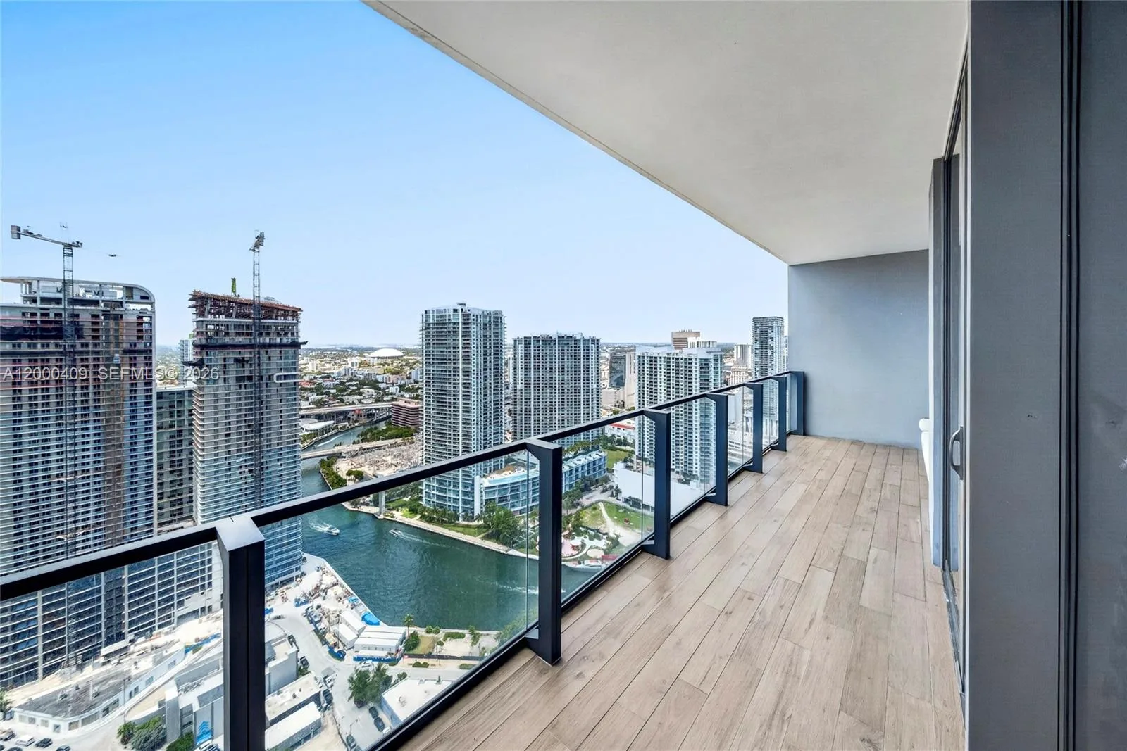 68 SE 6th St # 3906, Miami, FL 33131 photo 4