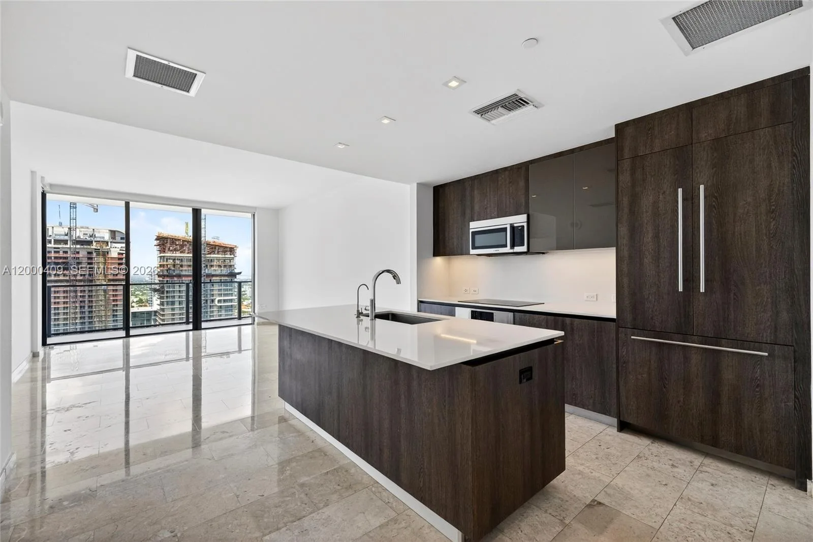 68 SE 6th St # 3906, Miami, FL 33131 photo 5