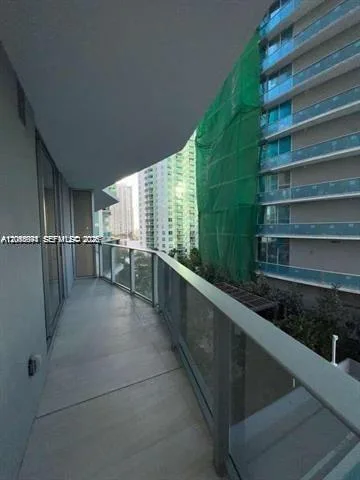 77 SE 5th St # 1605, Miami, FL 33131 photo 2