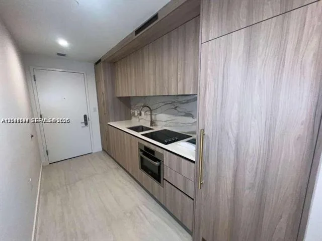 77 SE 5th St # 1605, Miami, FL 33131 photo 4