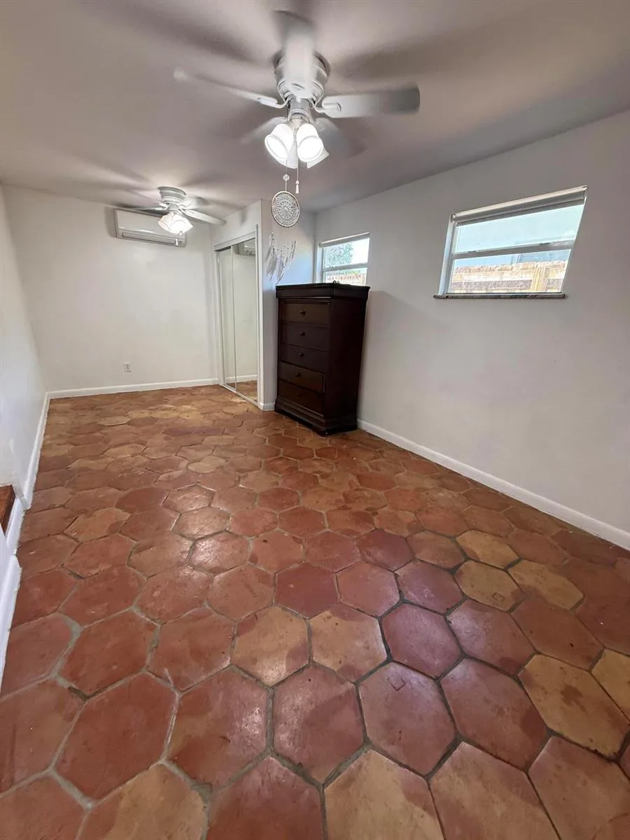 51 SW 13TH Street, Dania Beach, FL 33004 photo 2