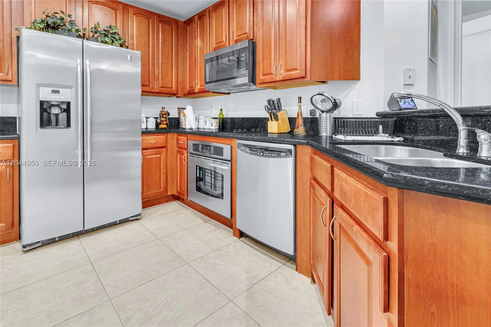 16100 Emerald Estates Dr # 298, Weston, FL 33331 photo 2