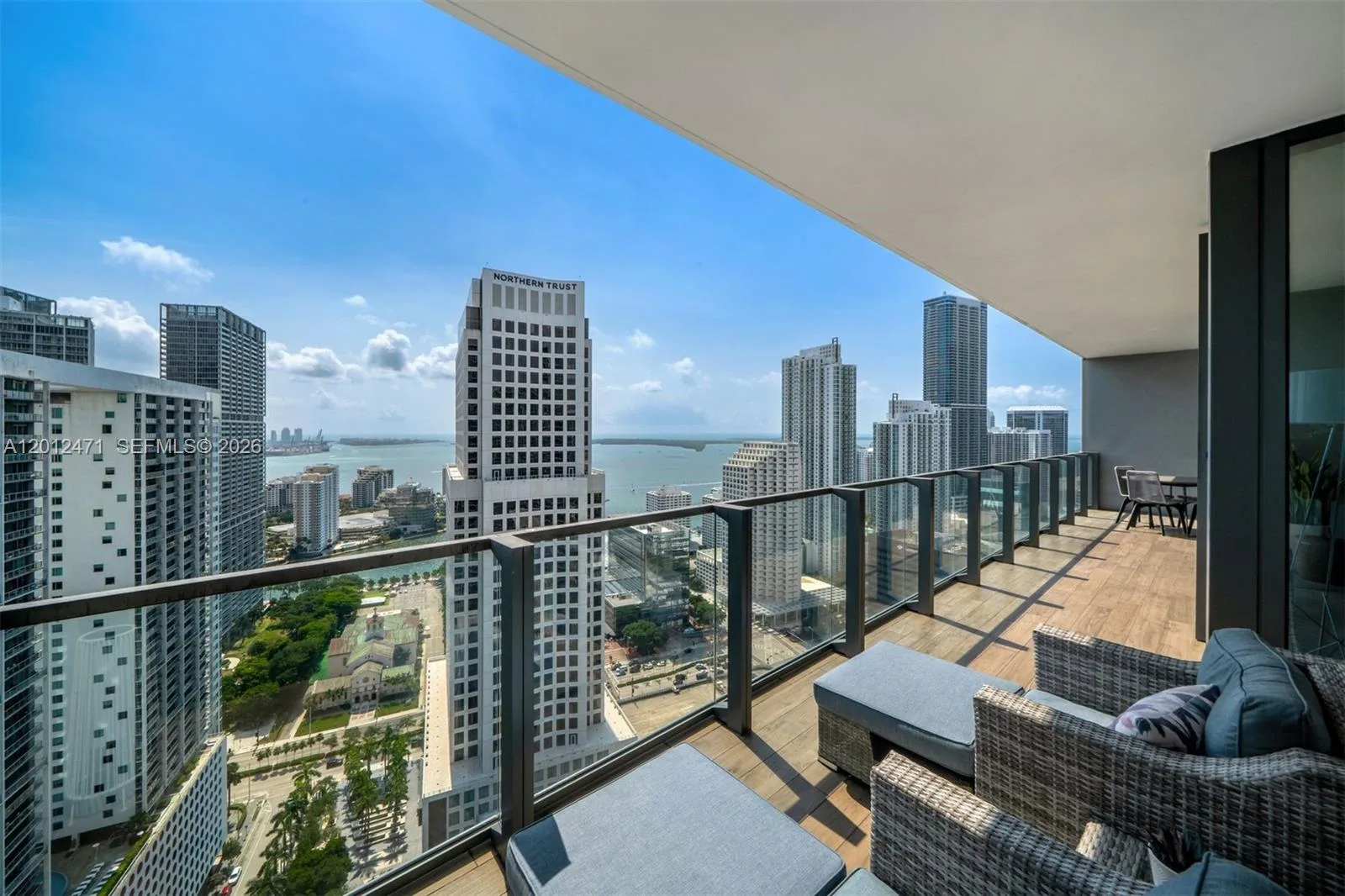 68 SE 6th St # 3407, Miami, FL 33131 photo 4