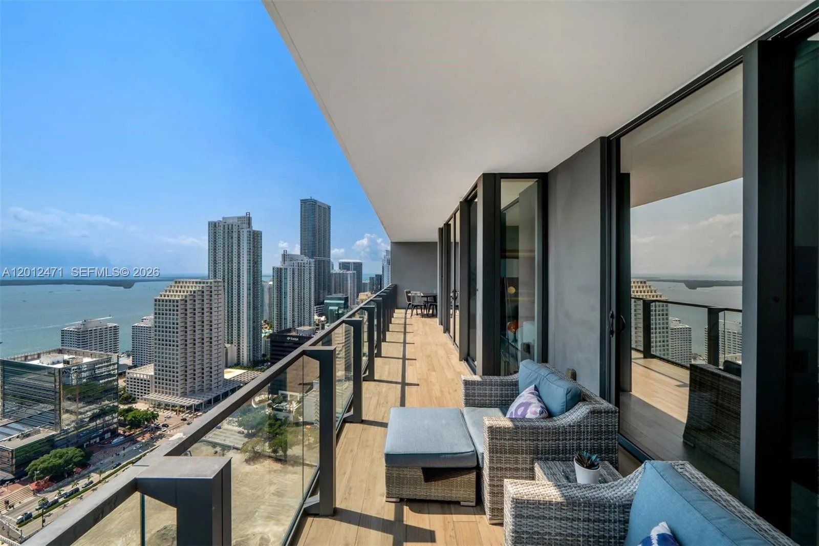 68 SE 6th St # 3407, Miami, FL 33131 photo 5