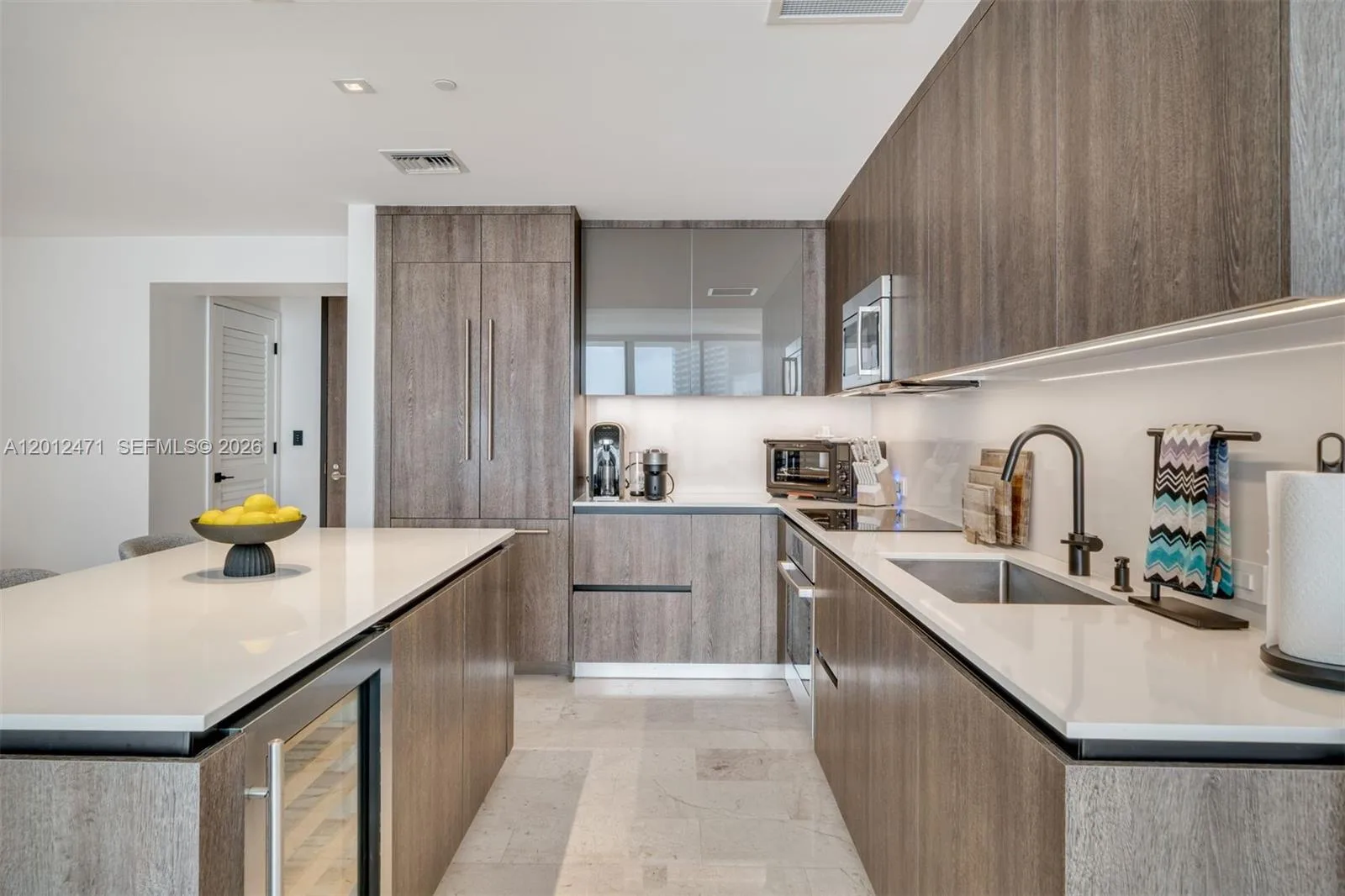 68 SE 6th St # 3407, Miami, FL 33131 photo 9