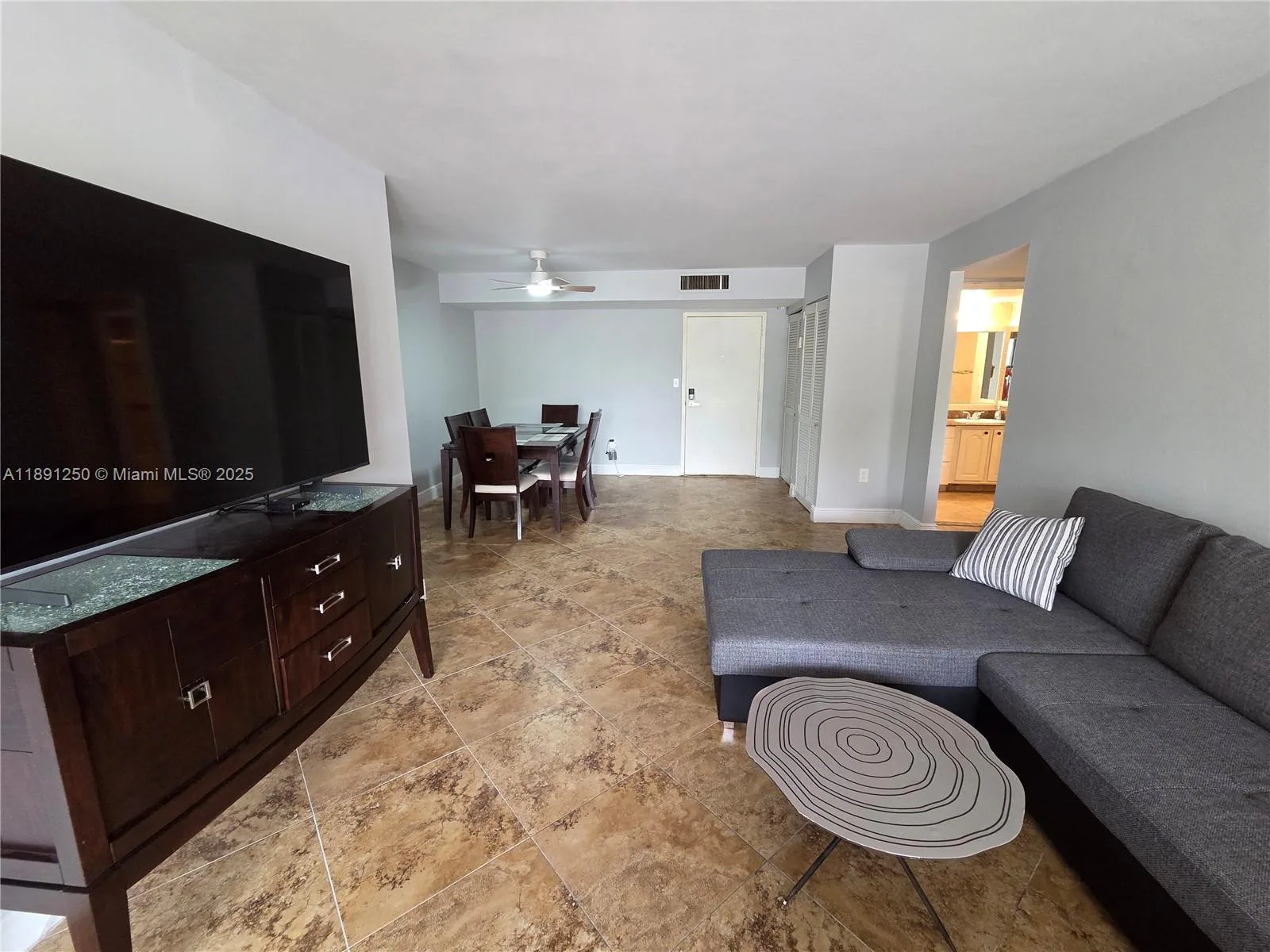 210 174th St # L18, Sunny Isles Beach, FL 33160 photo 2