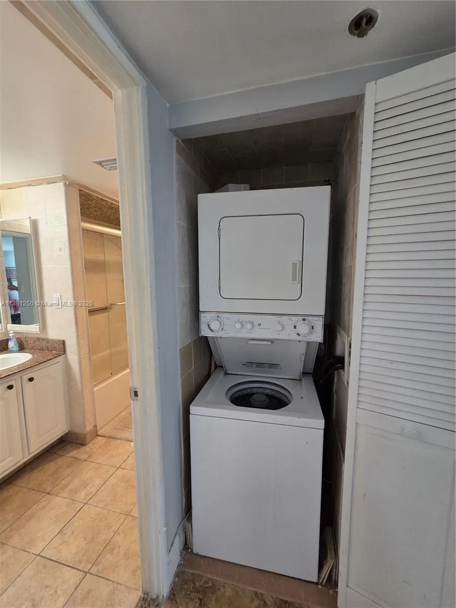 210 174th St # L18, Sunny Isles Beach, FL 33160 photo 5