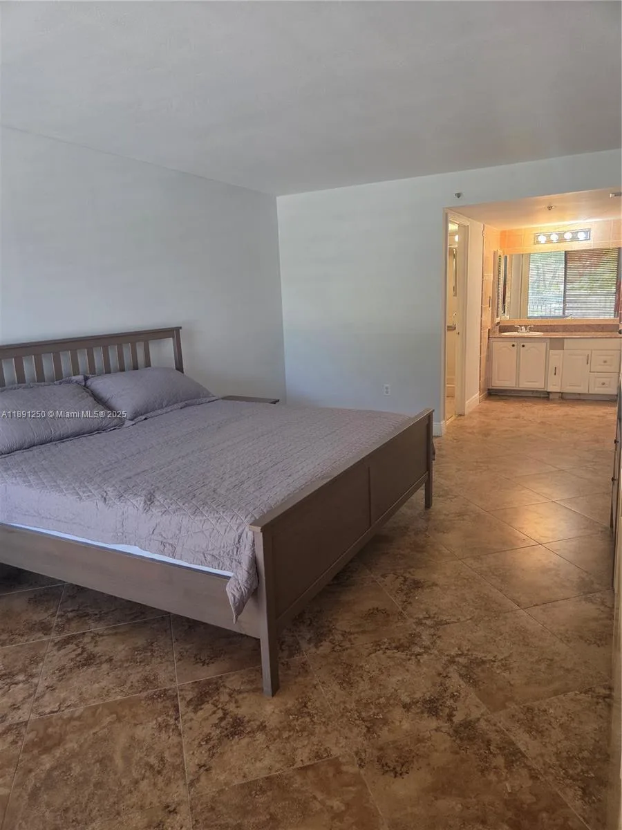 210 174th St # L18, Sunny Isles Beach, FL 33160 photo 8