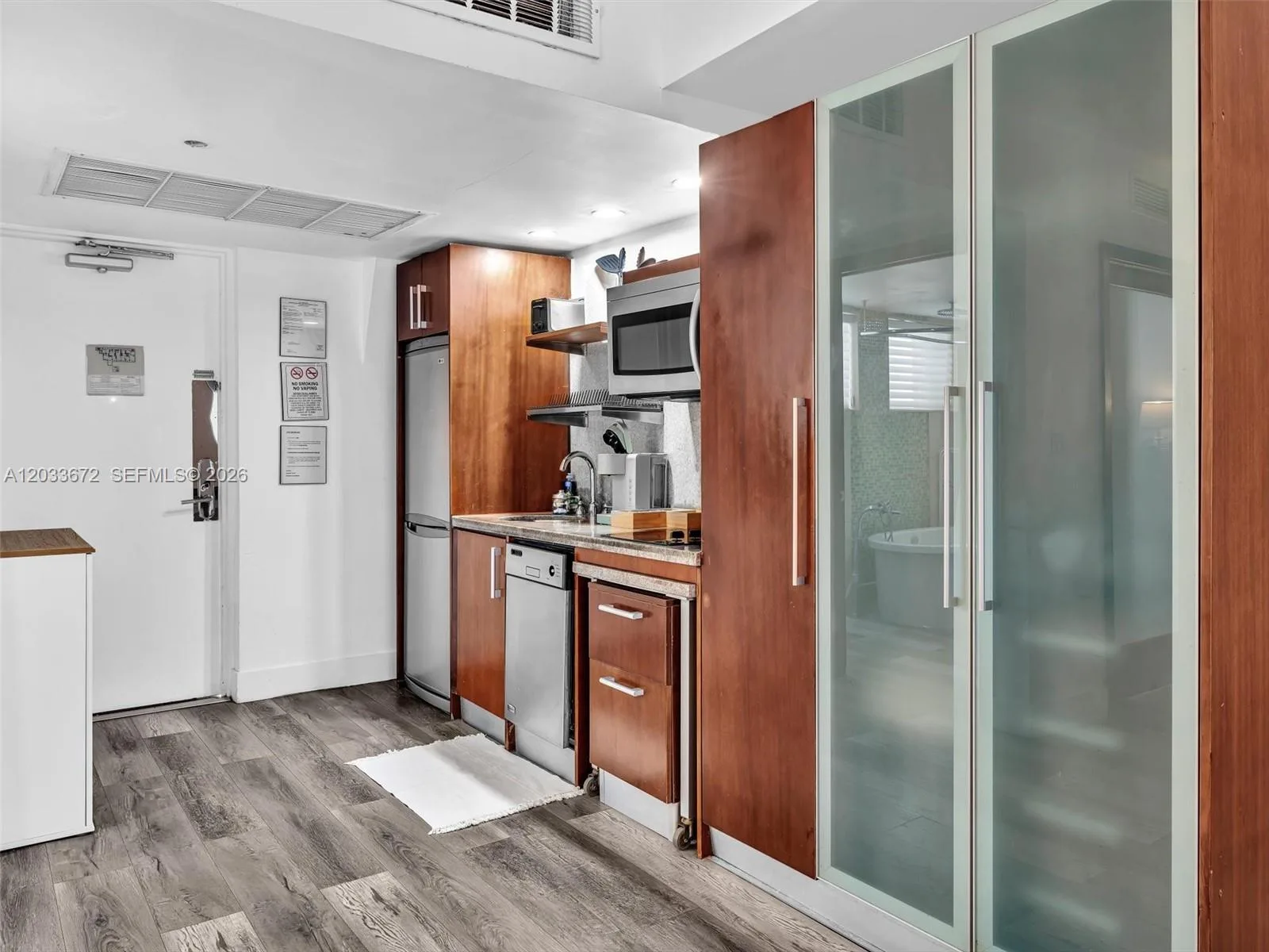 1052 Ocean Dr # C203, Miami Beach, FL 33139 photo 9