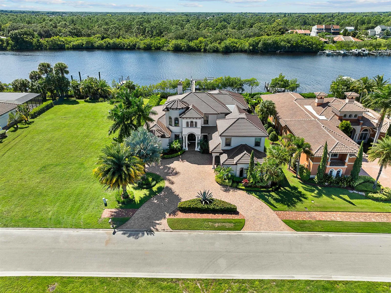 201 SE Fiore Bello, Port St. Lucie, FL 34952