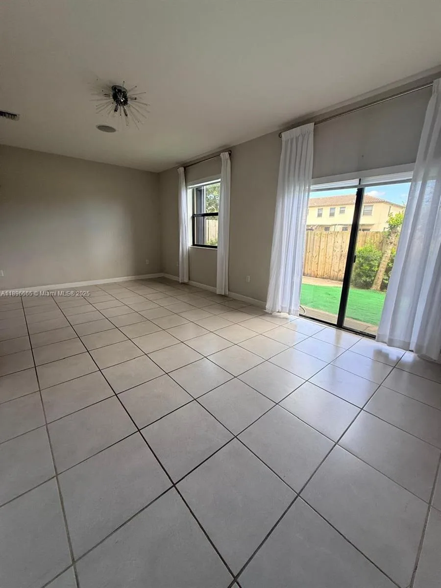 12715 SW 230th Ter, Miami, FL 33170 photo 12