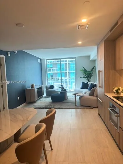 77 SE 5th St # 1508, Miami, FL 33131 photo 4