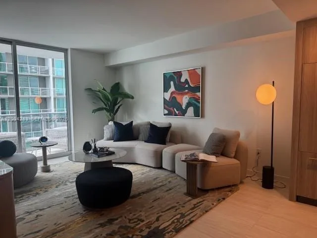 77 SE 5th St # 1508, Miami, FL 33131 photo 5