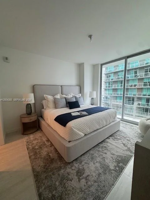 77 SE 5th St # 1508, Miami, FL 33131 photo 7