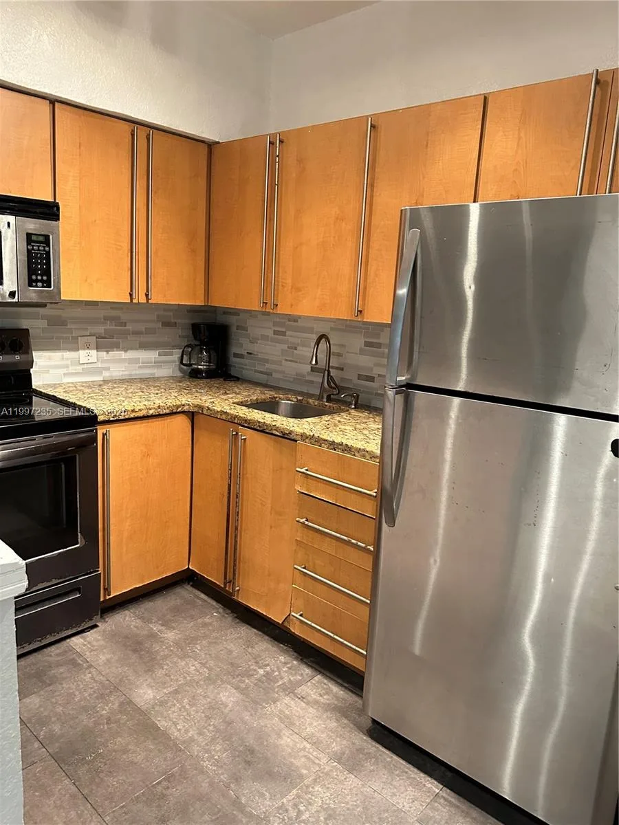 8401 Crespi Blvd # 3, Miami Beach, FL 33141 photo 6