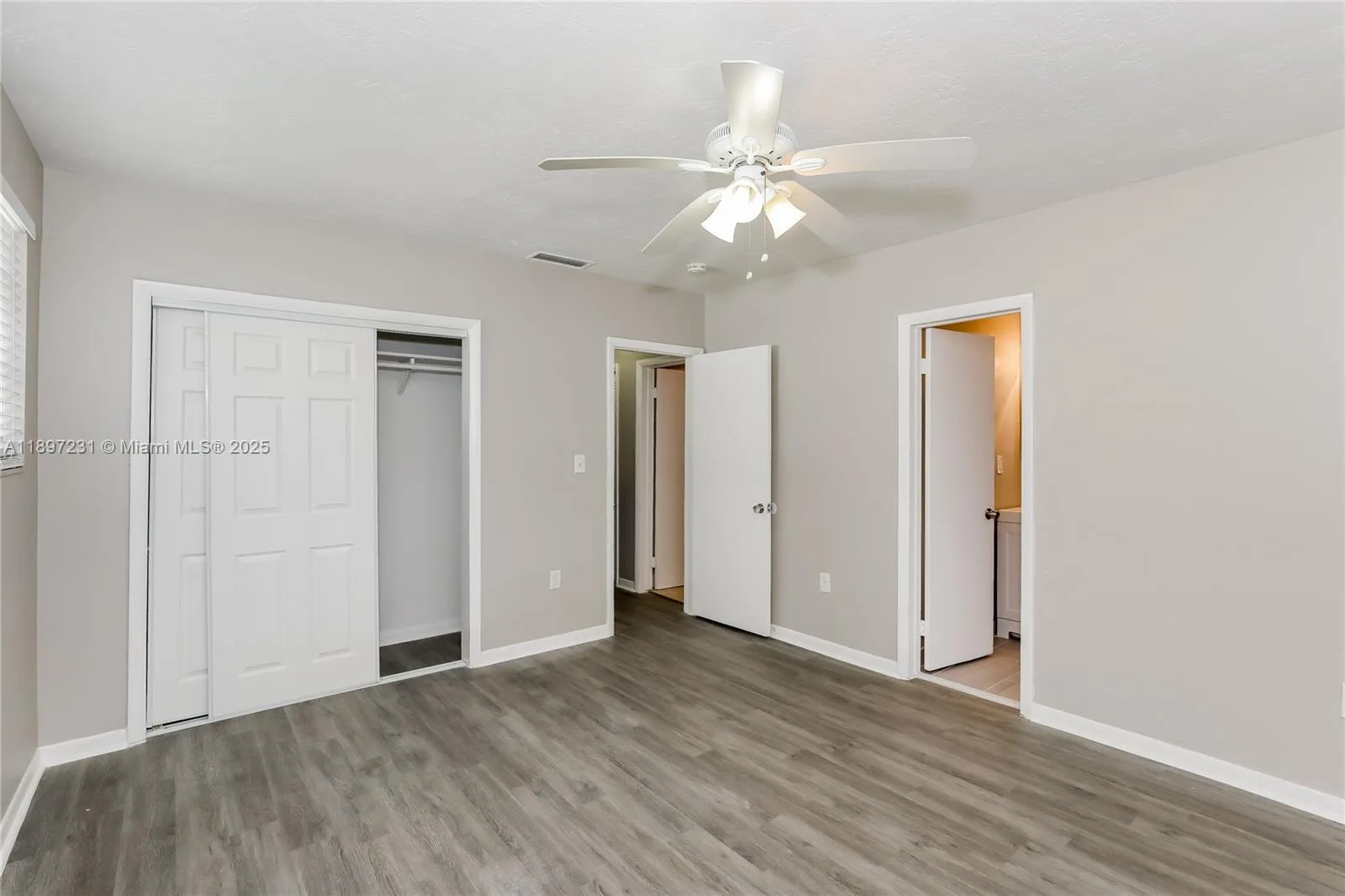 381 NE 164th St # 0, Miami, FL 33162 photo 9