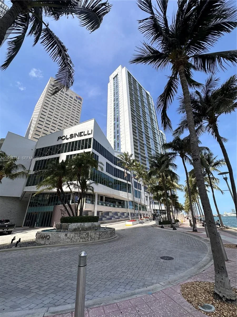 325 S Biscayne Blvd # 2215, Miami, FL 33131 photo 2