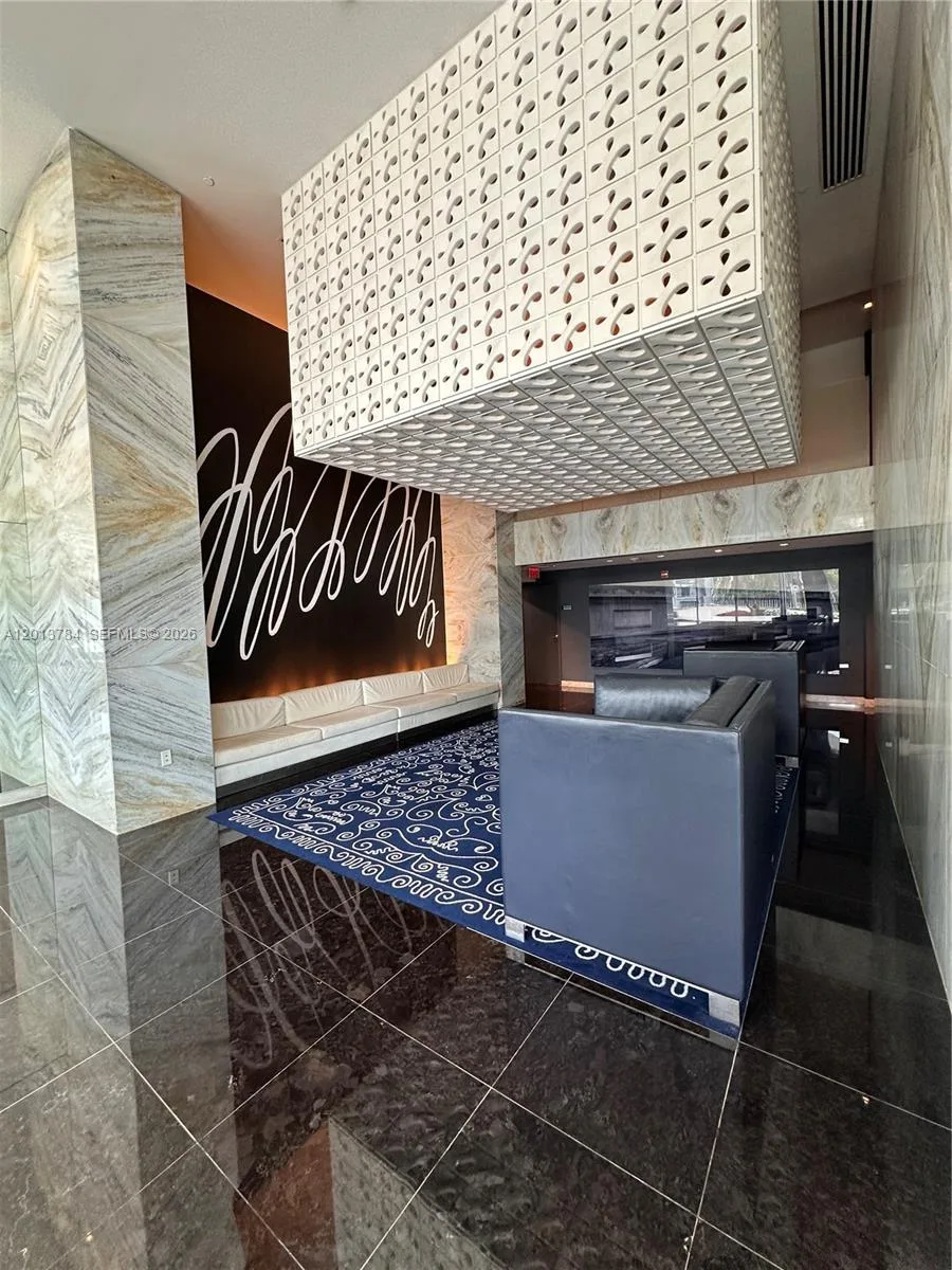 325 S Biscayne Blvd # 2215, Miami, FL 33131 photo 4