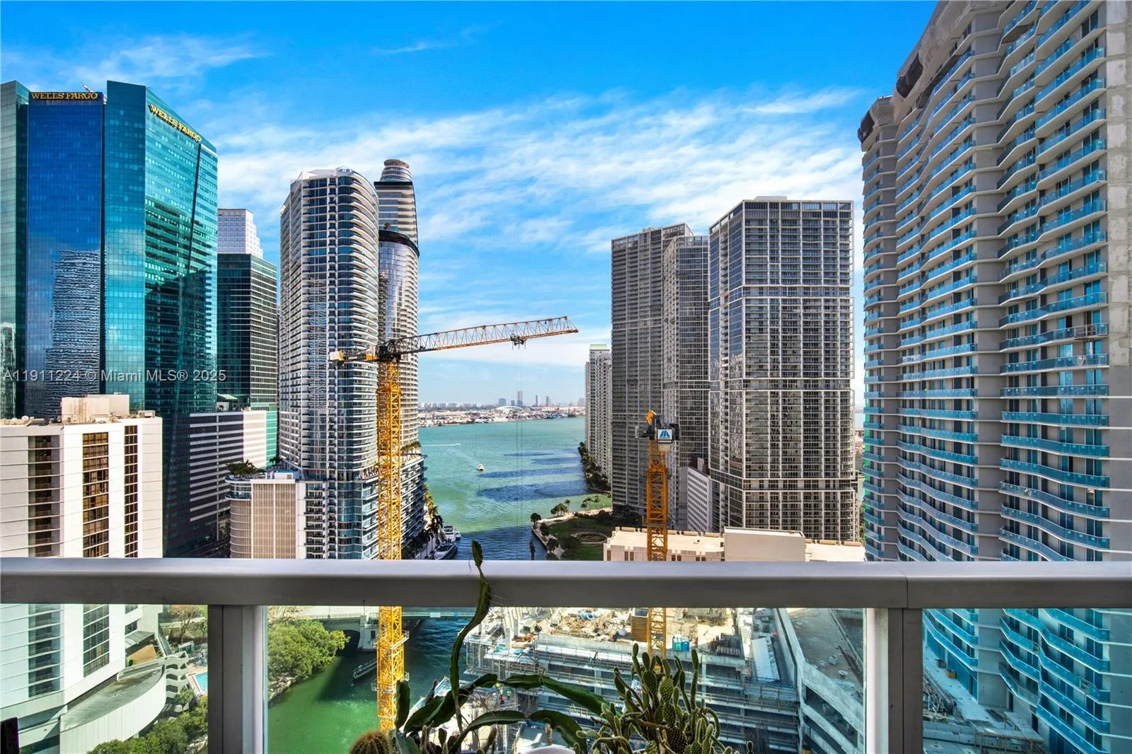31 SE 5th St # 2910, Miami, FL 33131 photo 13