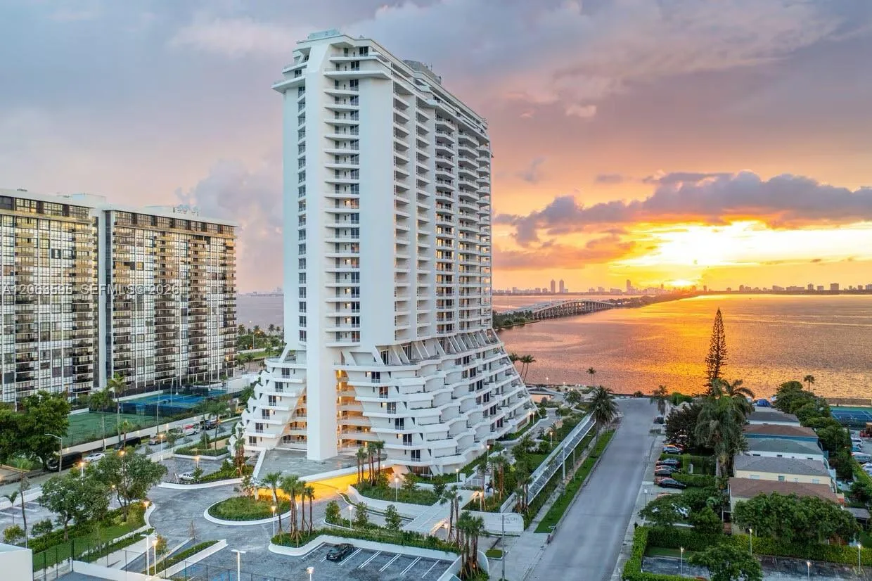 555 NE 34th St # 1801, Miami, FL 33137