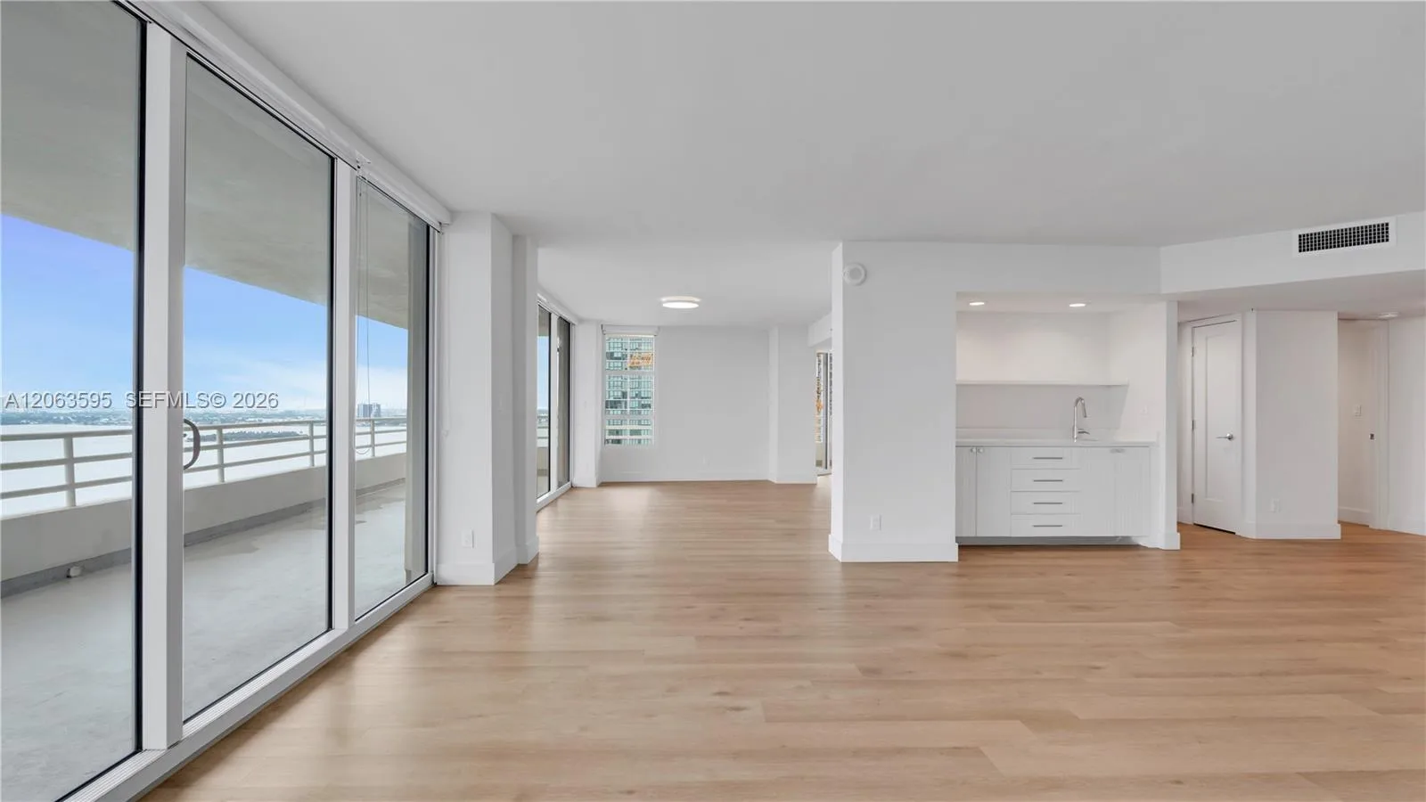 555 NE 34th St # 1801, Miami, FL 33137 photo 8