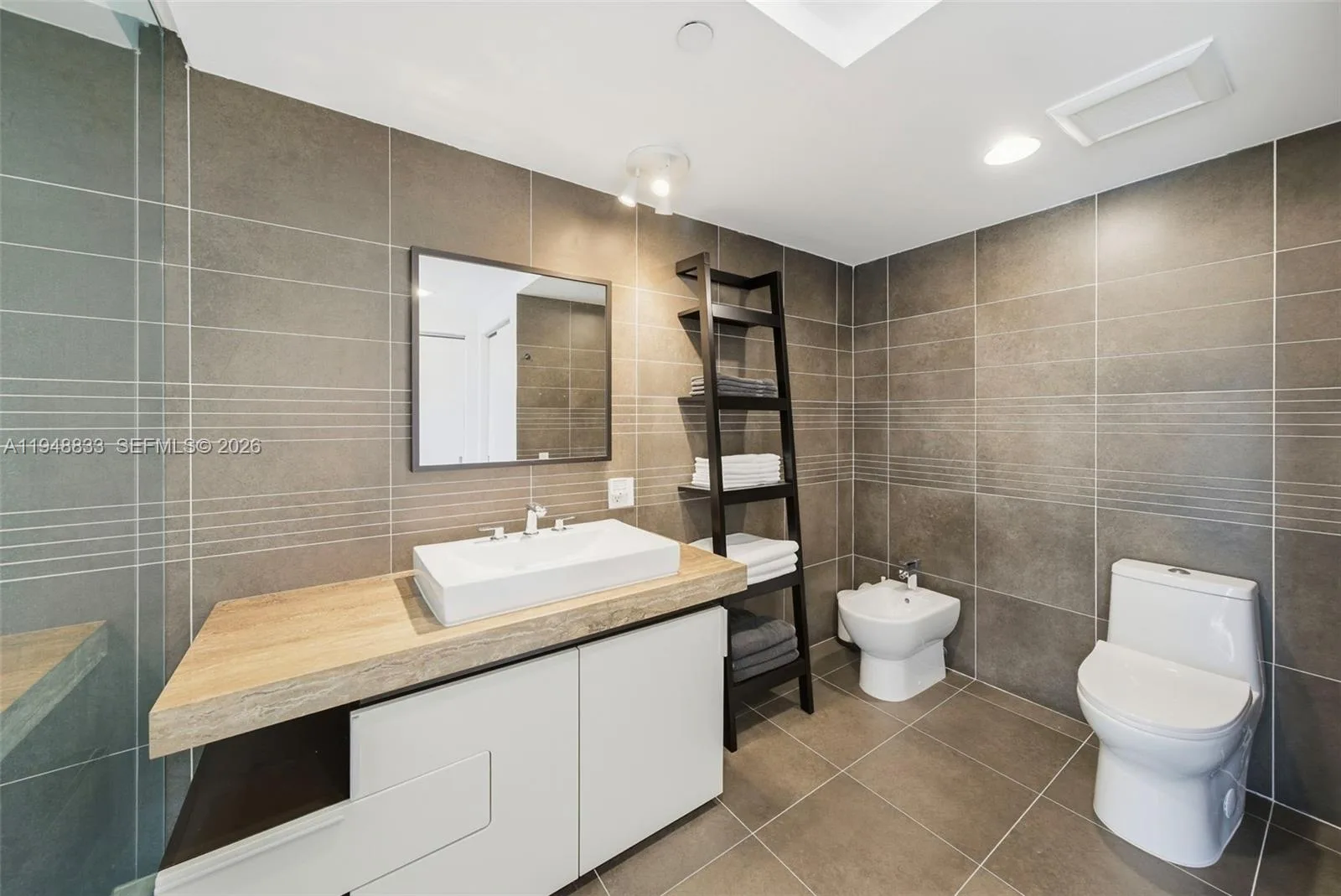 2155 Washington Ct # 303, Miami Beach, FL 33139 photo 13