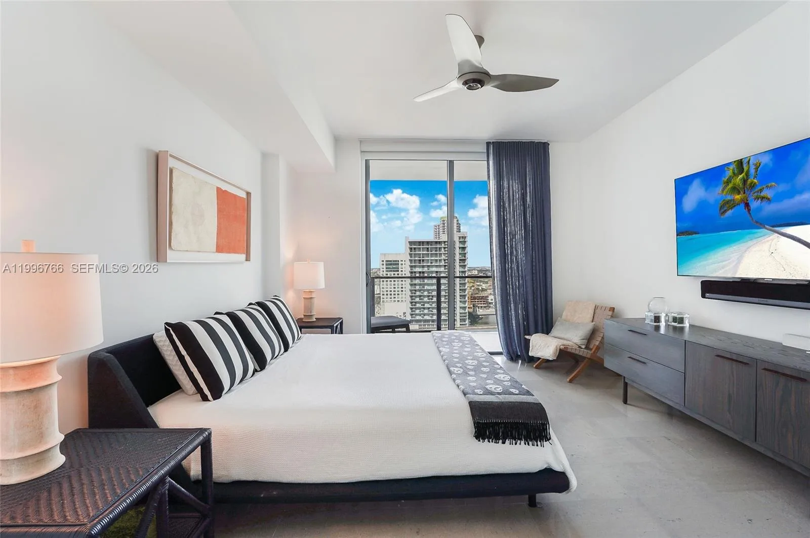 68 SE 6th St # 2104, Miami, FL 33131 photo 11