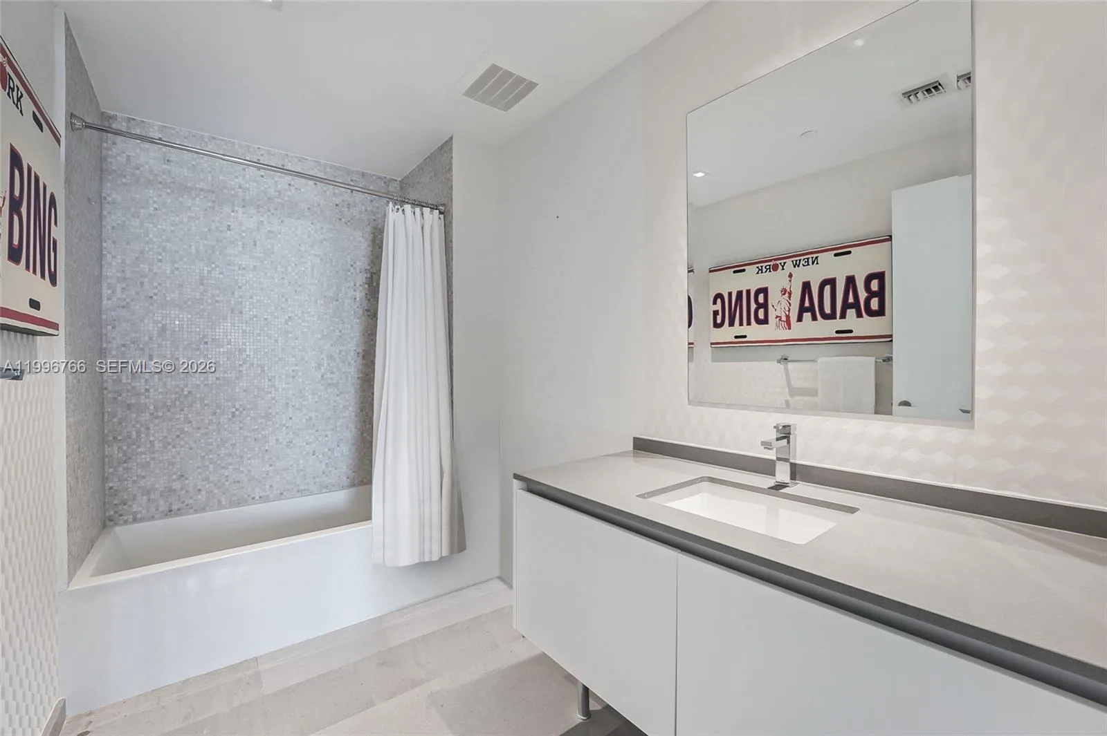 68 SE 6th St # 2104, Miami, FL 33131 photo 12