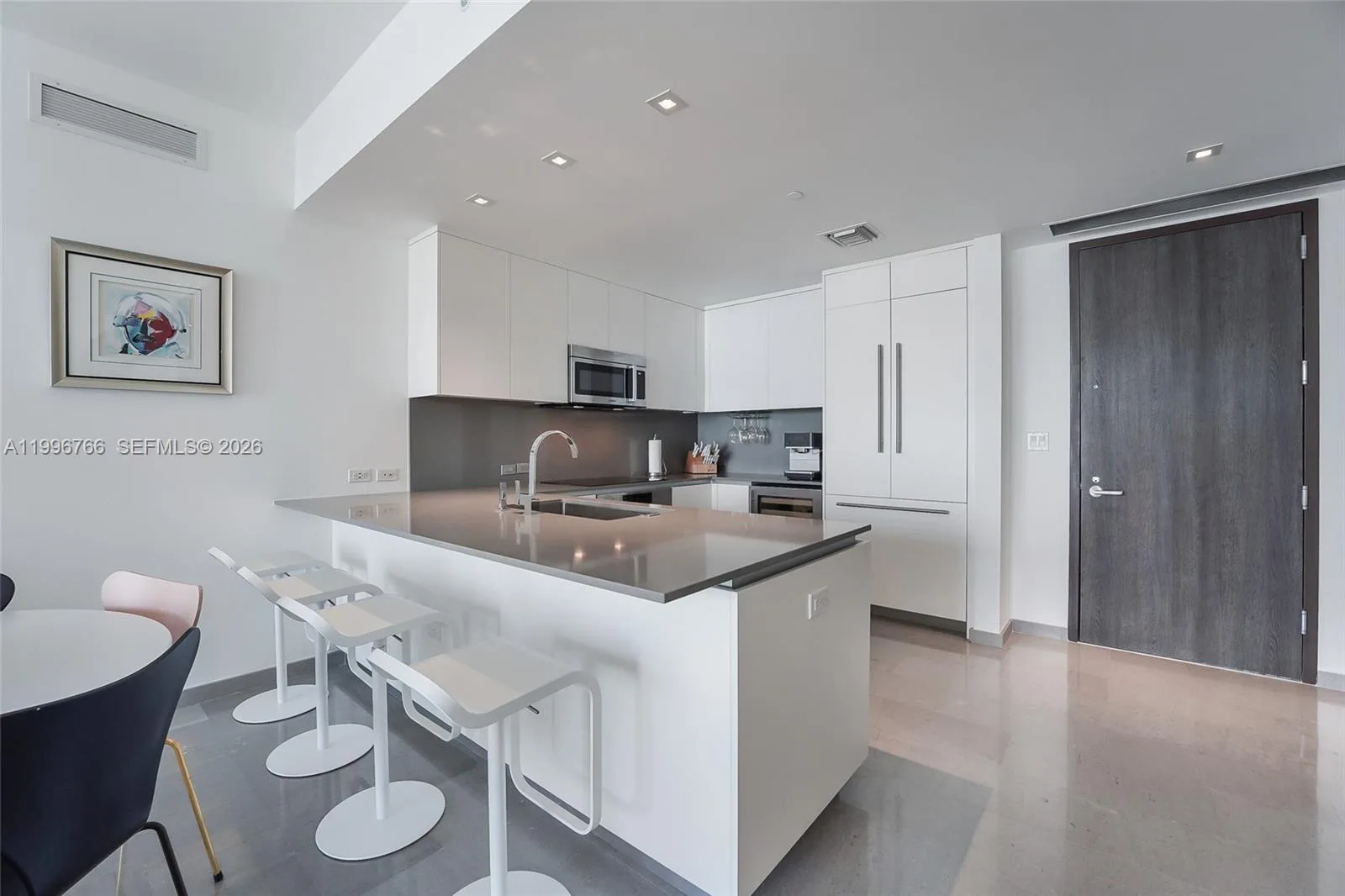 68 SE 6th St # 2104, Miami, FL 33131 photo 5