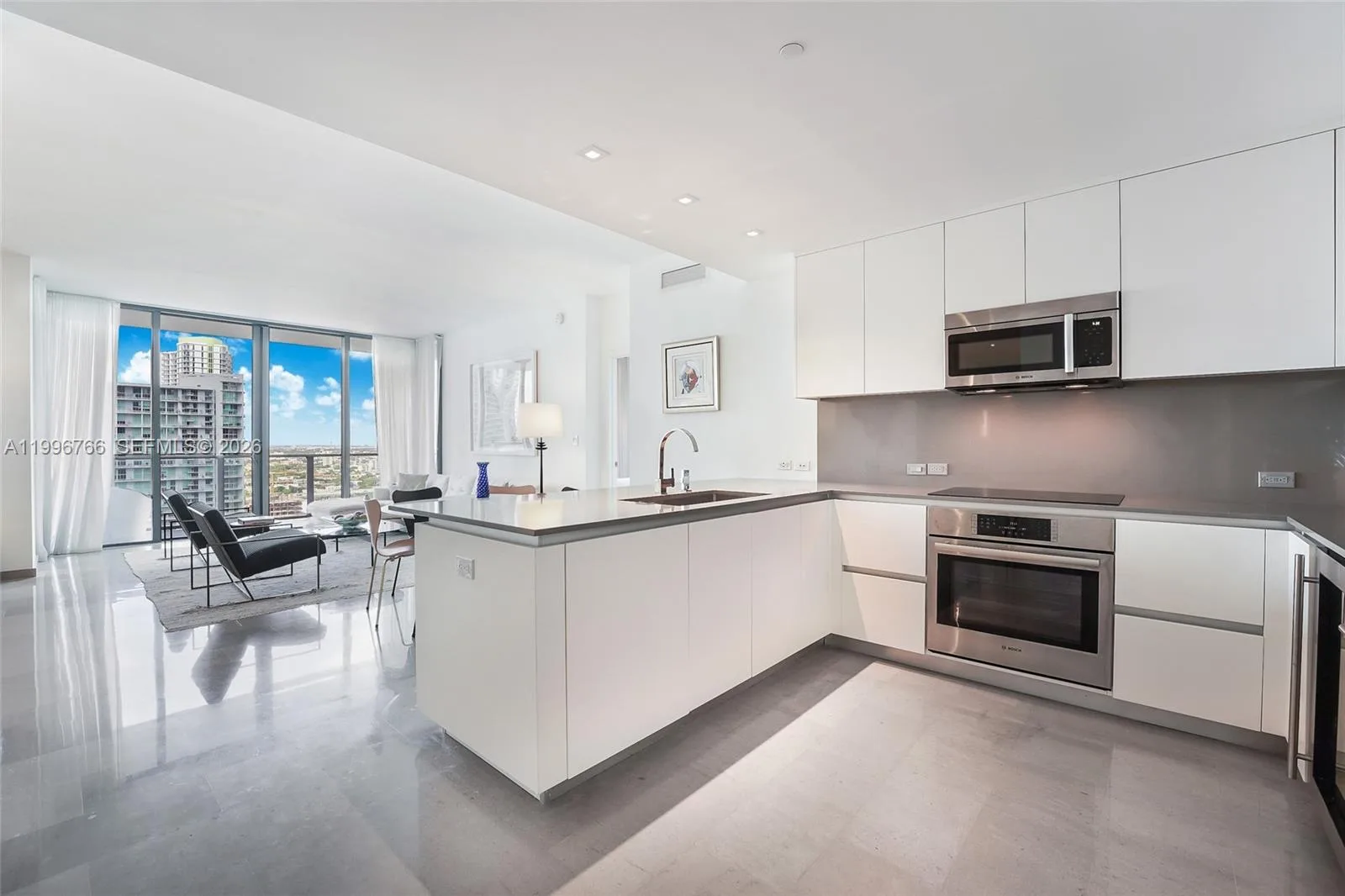 68 SE 6th St # 2104, Miami, FL 33131 photo 6
