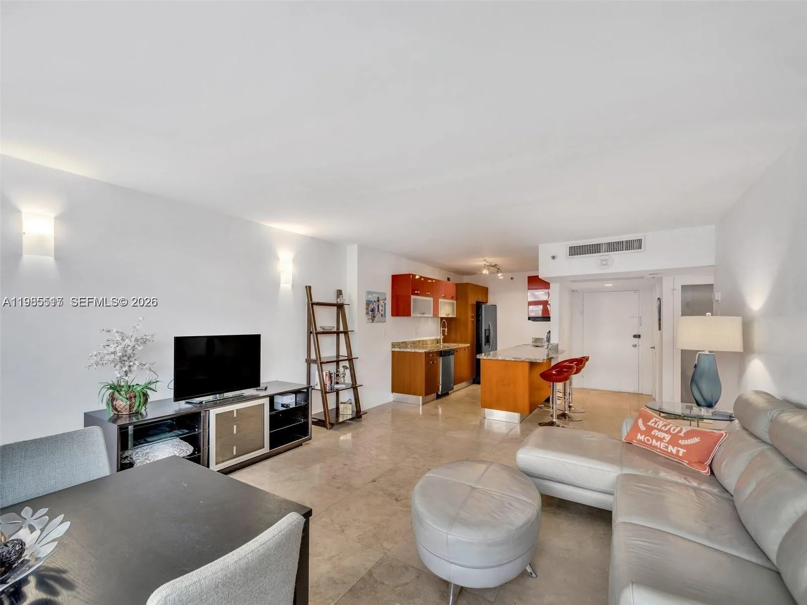 100 Lincoln Rd # 308, Miami Beach, FL 33139 photo 2