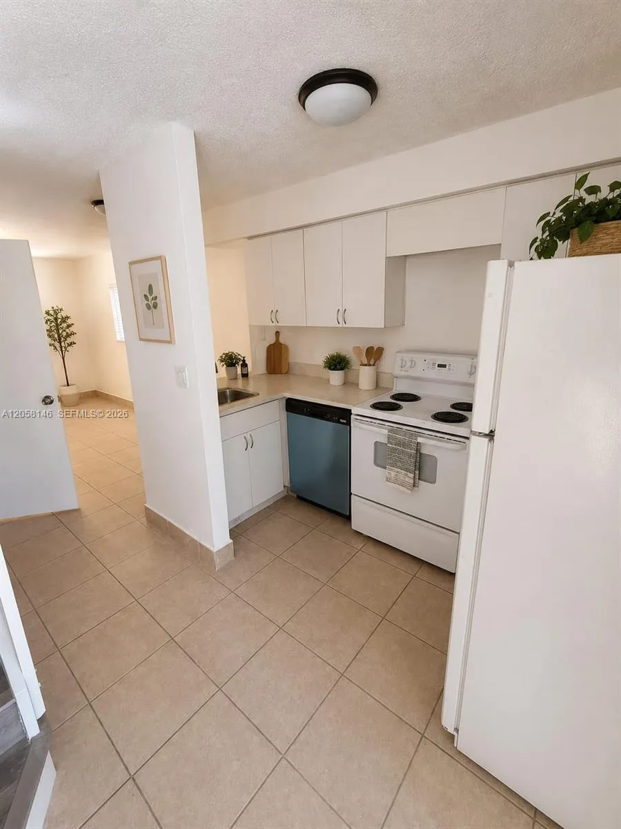 1650 NW 25th Ave # 213, Miami, FL 33125 photo 2