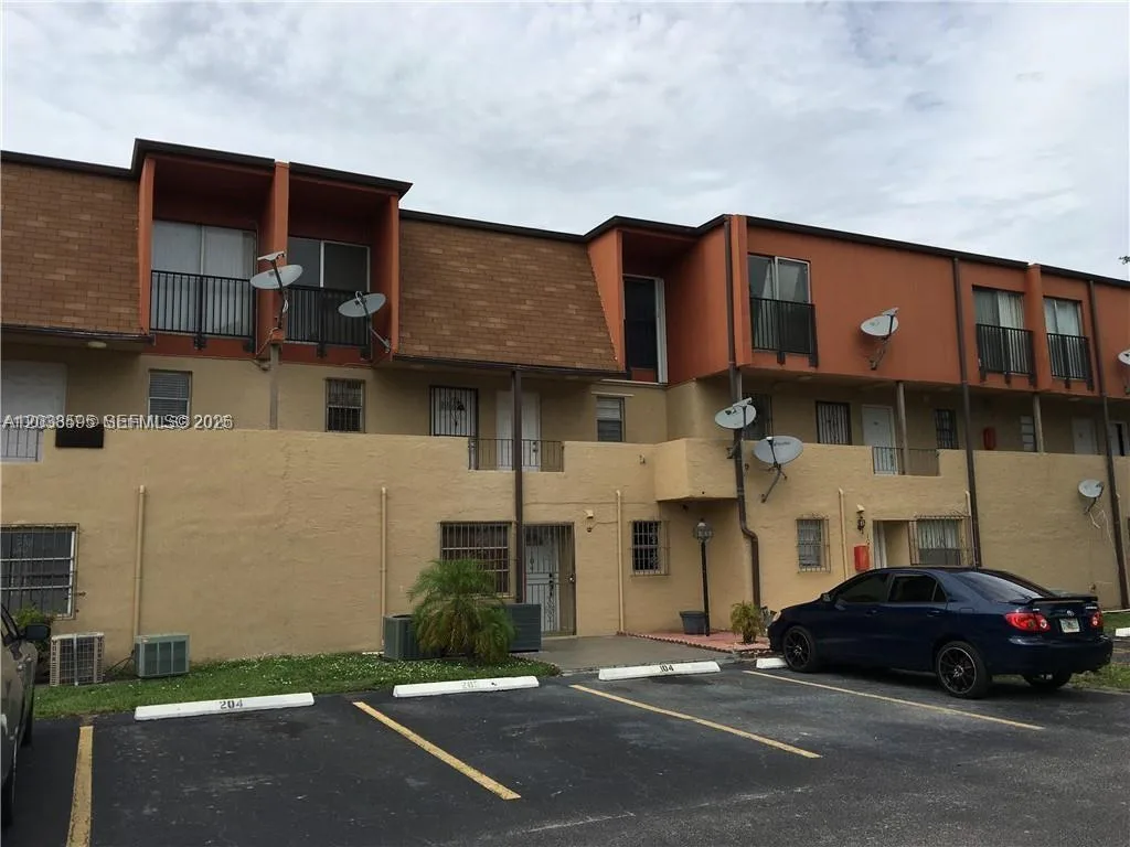 315 NW 109th Ave # 207, Miami, FL 33172 photo 4