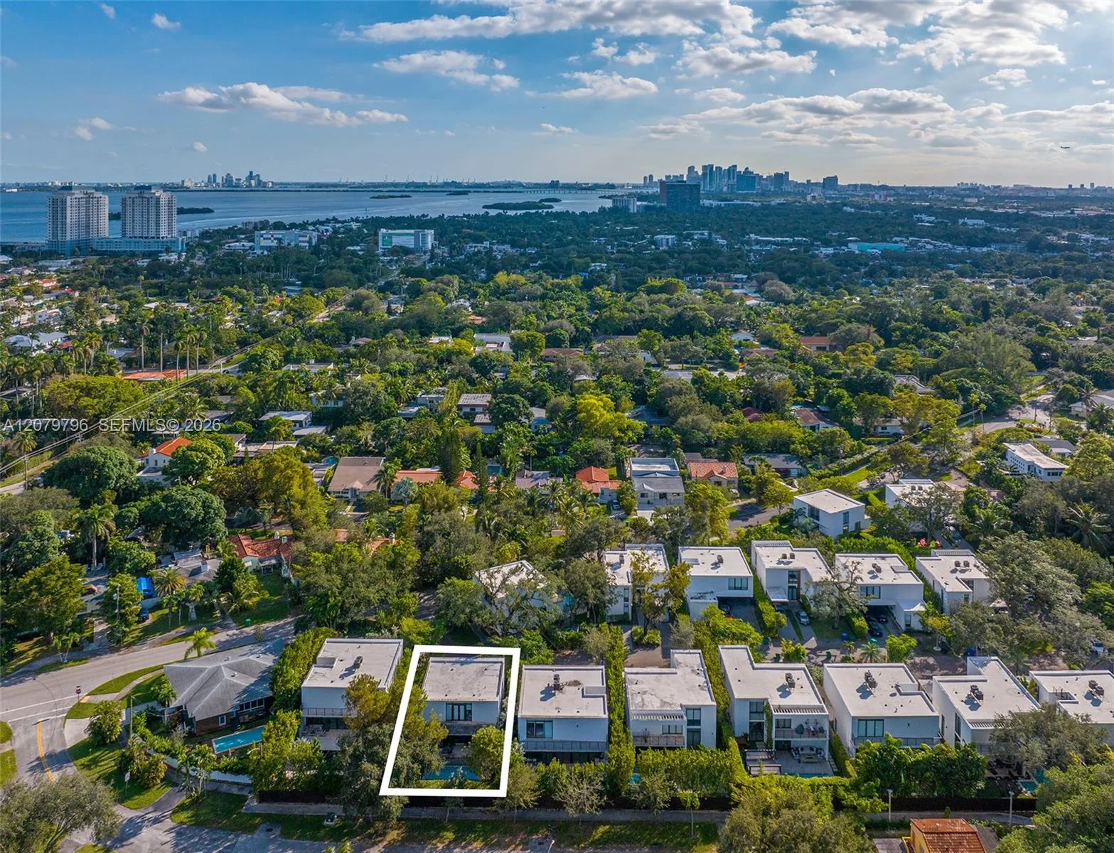 8611 Arboretum Ln, Miami, FL 33138 — zdjęcie 3