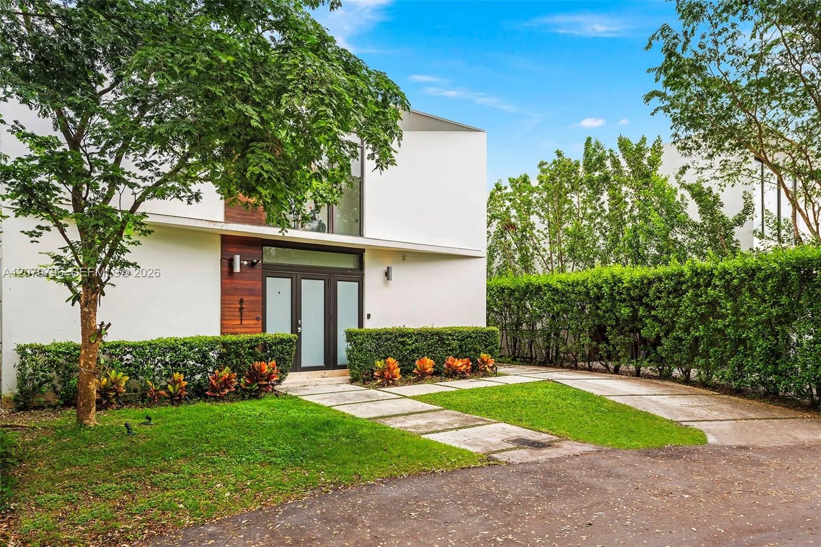 8611 Arboretum Ln, Miami, FL 33138 photo 6