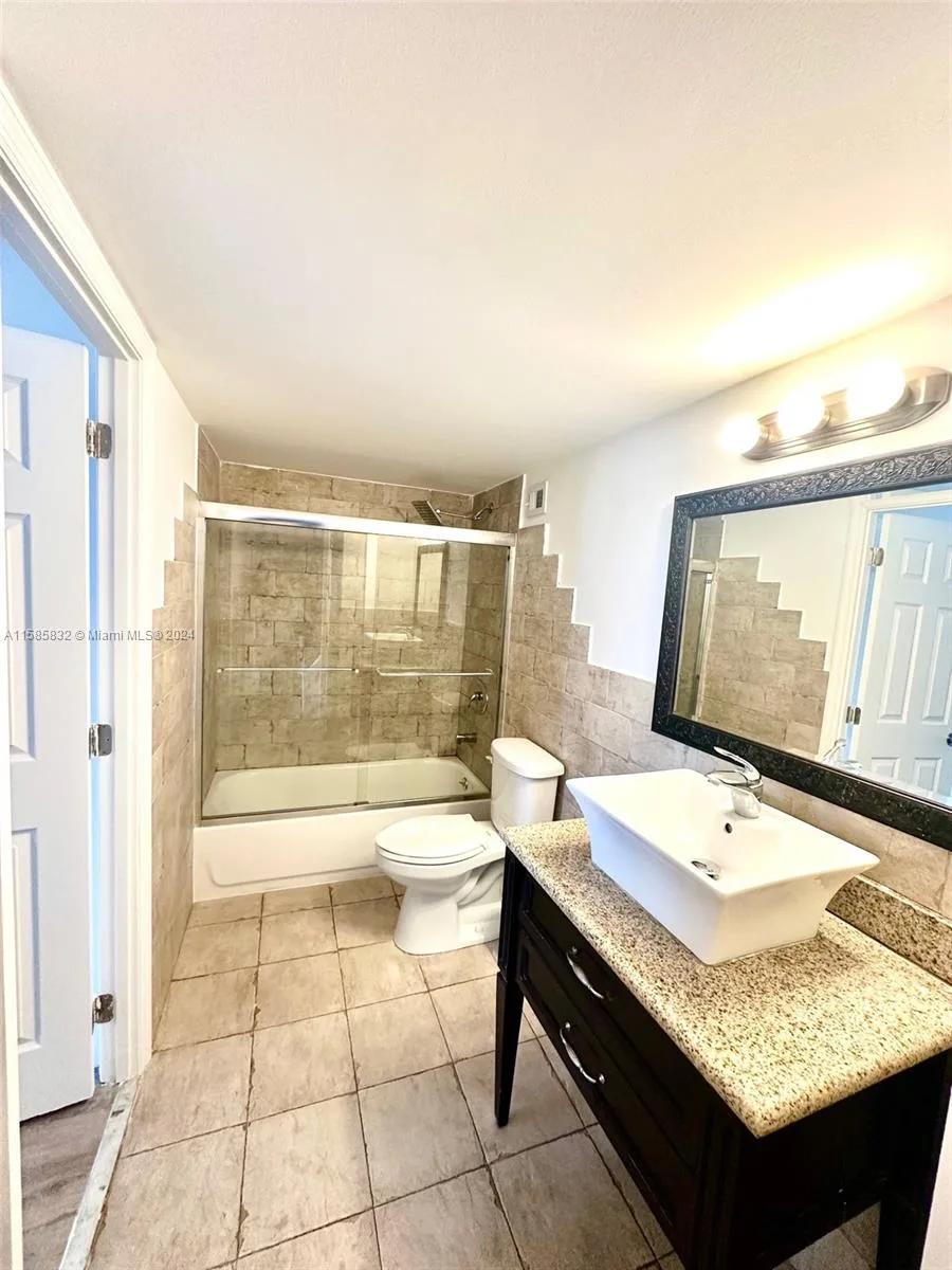1301 NE Miami Gardens Dr # 521 W, Miami, FL 33179 photo 2