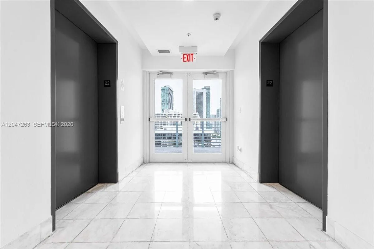 601 NE 36th St # 2203, Miami, FL 33137 photo 3