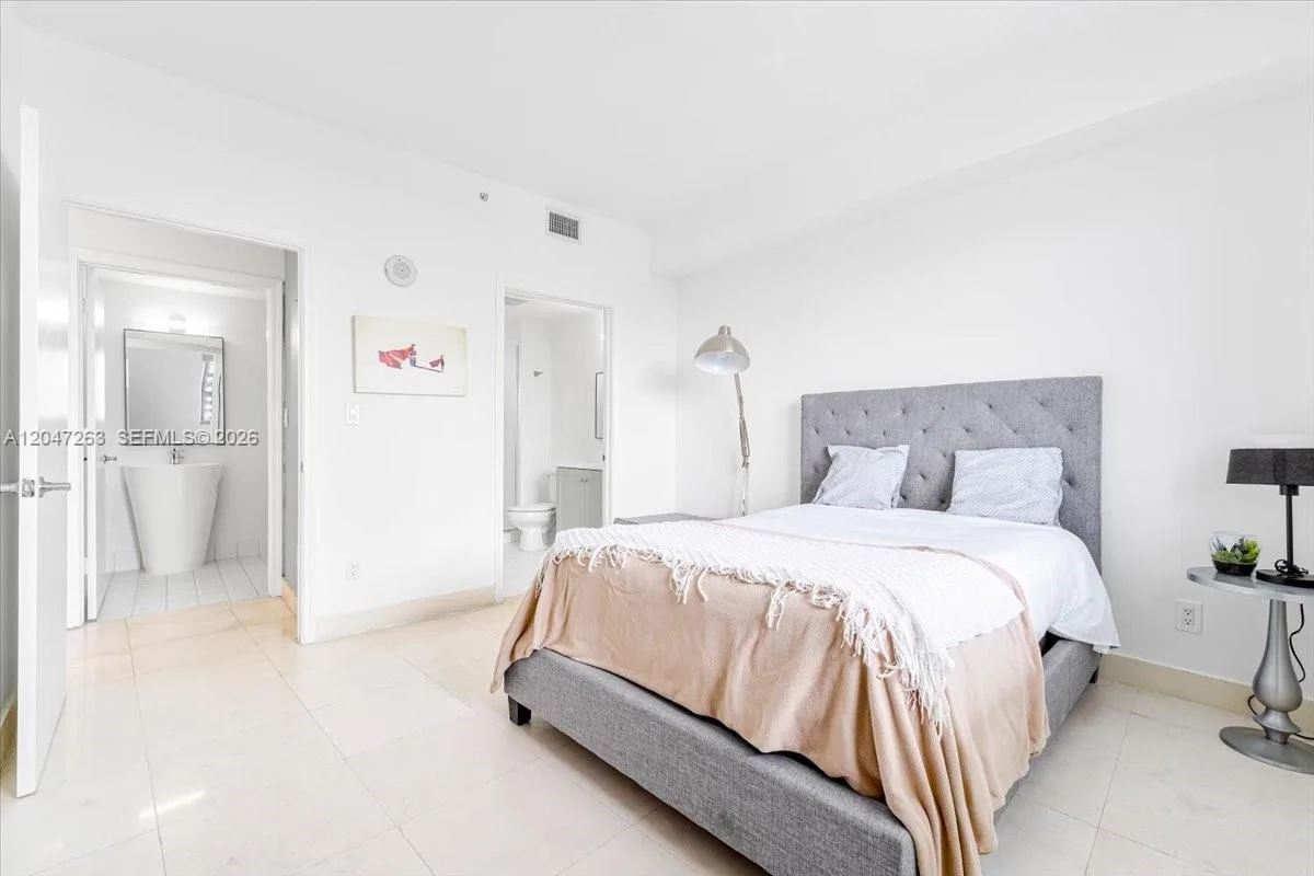 601 NE 36th St # 2203, Miami, FL 33137 photo 8