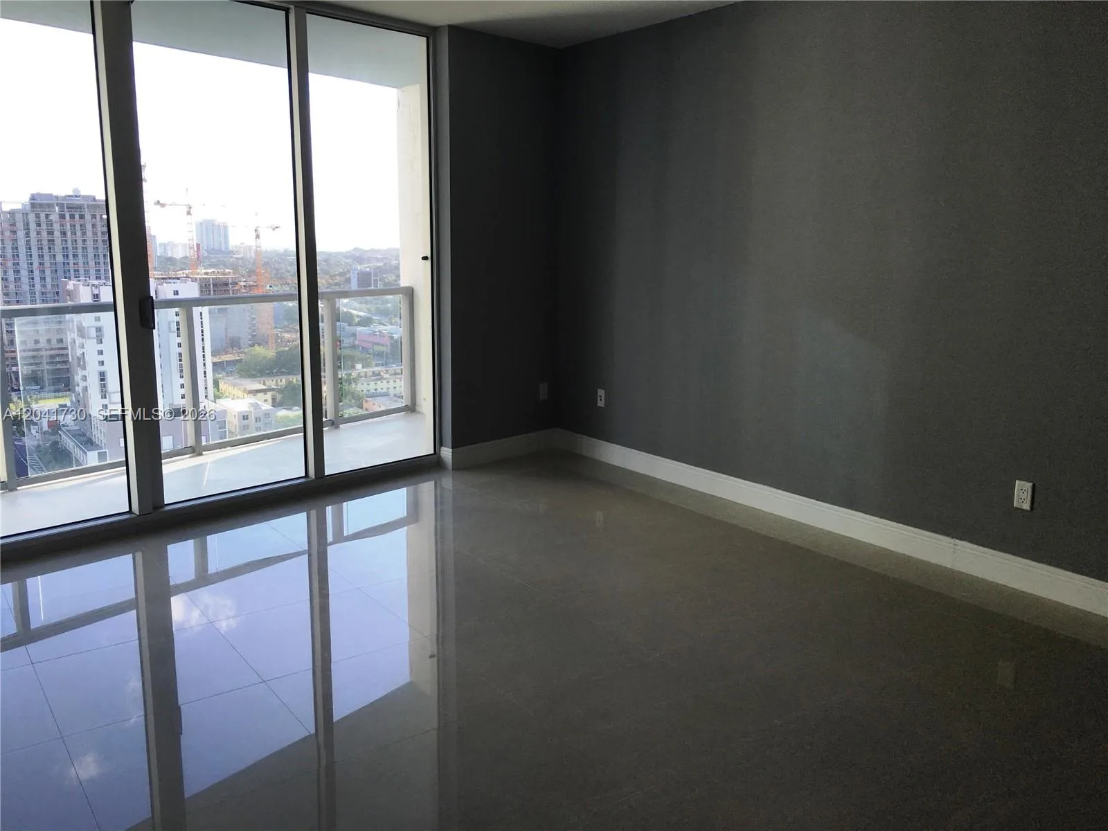 185 SW 7th St # 2104, Miami, FL 33130 photo 5