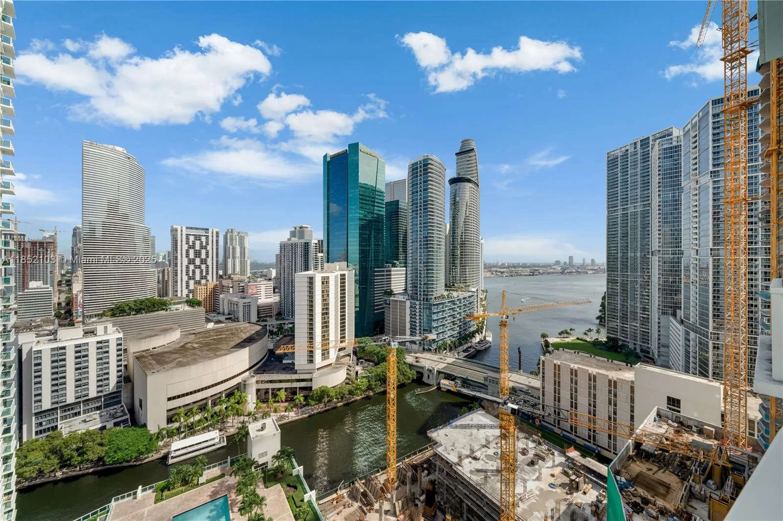 41 SE 5th St # 1607, Miami, FL 33131 photo 13