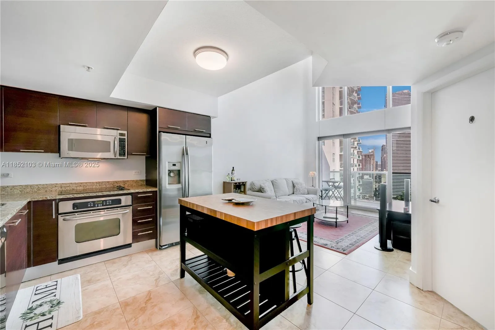 41 SE 5th St # 1607, Miami, FL 33131 photo 2